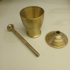 Mortar and Pestle with Lid – Solid Brass – 4.2 lbs – Vintage Apothecary