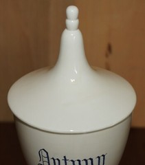 14 LARGE ORIGINAL ANTIQUE ITALIAN APOTHECARY HABERDASHERY CHEMIST CERAMIC JARS