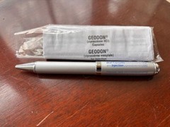 RARE LOT 25 VINTAGE „GEODON“ PFIZER SILVER METAL DRUG PROMOTIONAL PENS W/INSERT
