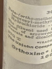 UPJOHN DRUG TRAVEL SAMPLE MEDICINE LEATHER CASE WITH 6 BOTTLES VINTAGE