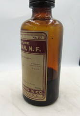 BW – 1940’s Parke, Davis & Co Detroit Mich Valerian 5 1/4″ Amber Medicine bottle