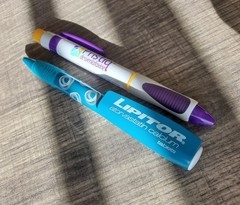 Set of 2 Drug Rep Pens – Lipitor – Pristiq – both discontinued- pharmaceutical