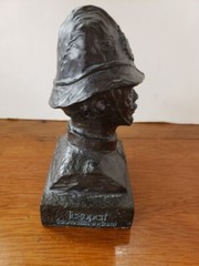1977 Bristol Laboratories „The Oxford Bobby“ Bust, Made of Resin