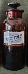A LOT OF FOUR WT&CO AMBER PHARMACY BOTTLES! GLASS LABEL
