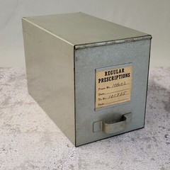 Vtg Gray Green Metal File Pharmacy Prescription Box Industrial Lift Top 9.5x6x5