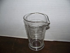 Apothecary Pharmacy Footed Measuring Beaker pharmacy Glass pour spout 8oz 5″