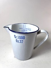 Vintage White Enamelware/Blue Medical Measuring Pitcher Cup – Gr. 1000 Oz 32