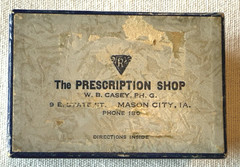 RX PRESCRIPTION CARDBOARD BOX, 1941. „The Prescription Shop“ Mason City, Iowa.