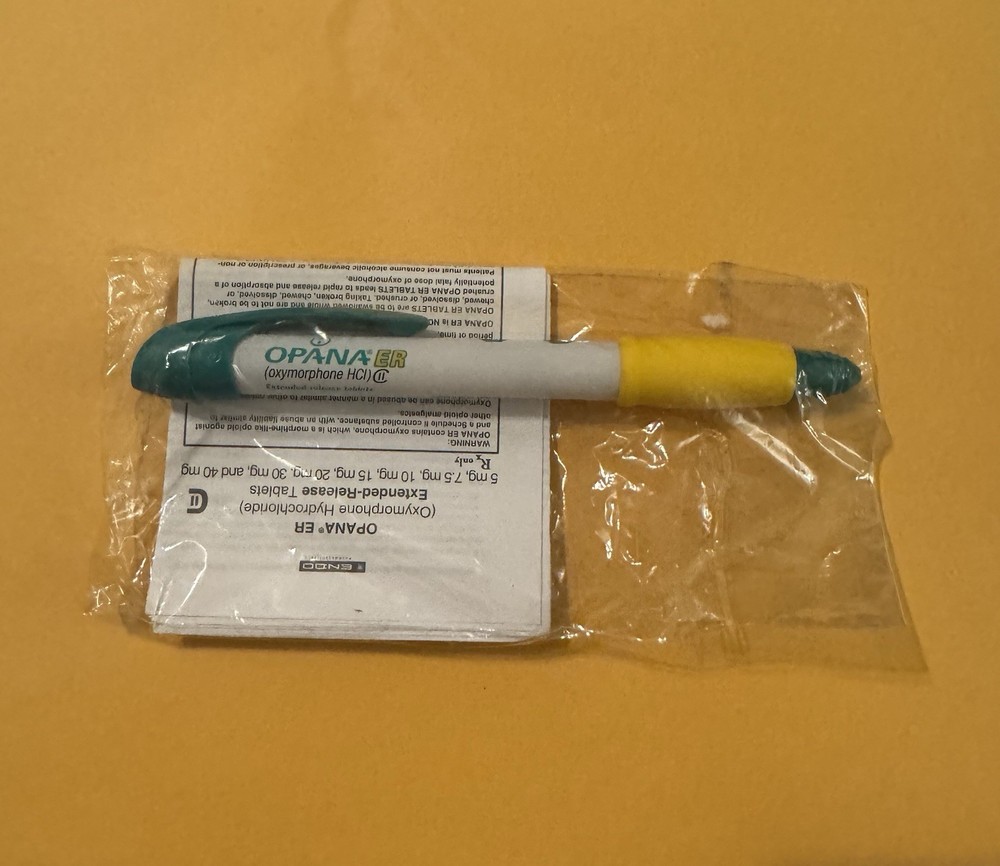 Opana ER Promotional Pen Green Yellow White Pharmaceutical Memorabilia