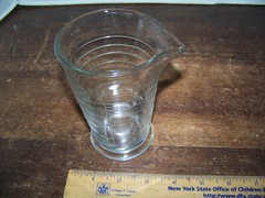 Apothecary Pharmacy Footed Measuring Beaker pharmacy Glass pour spout 8oz 5″