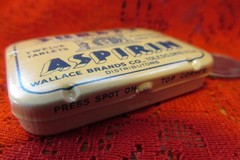 Vintage Metal Surety Aspirin tin Box Wallace Brands Co. USA full