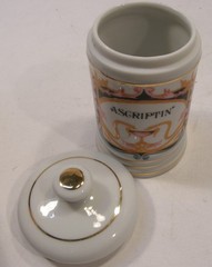 VINTAGE PORCELAIN ASCRIPTIN APOTHECARY PHARMACY JAR W/LID DRUG REP PHARMA