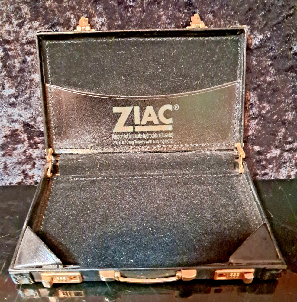 Rare 1980’s „ZIAC“ Pharmaceutical Black Miniature Briefcase Business Card Holder