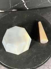 Vintage Agate Mortar 3″ wide x 1 1/2″ tall and Pestle 3″ Beautiful piece