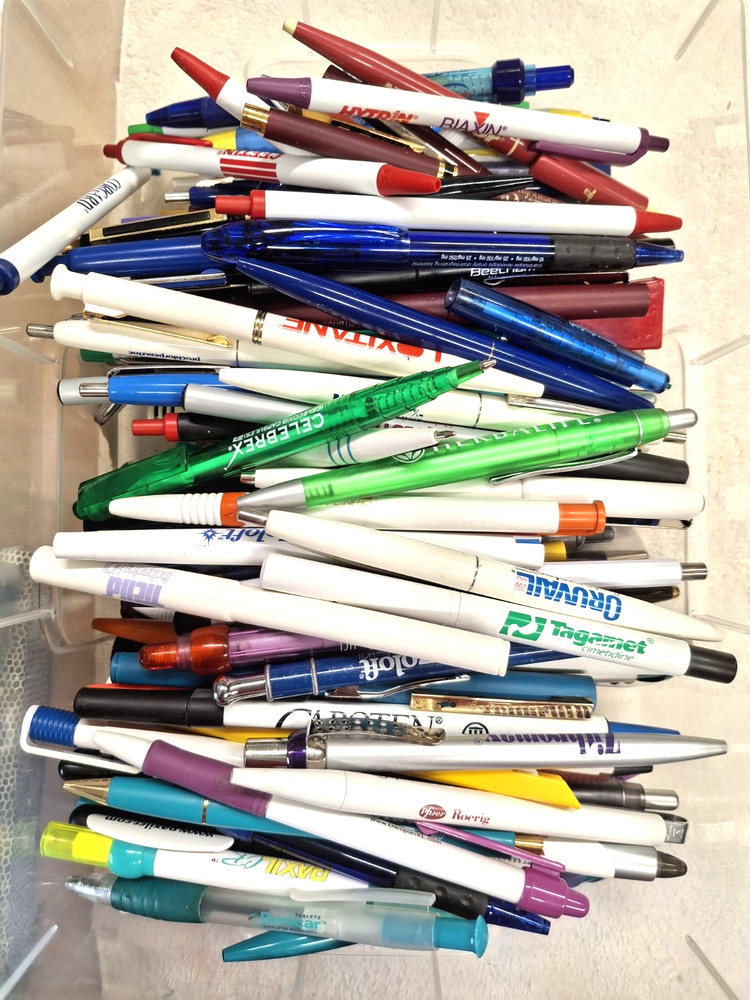 Lot Of 150 + PHARMACEUTICAL Drug Rep Advertising PENS Medical some RARE!
