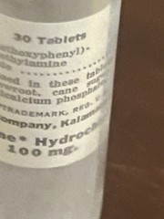 UPJOHN DRUG TRAVEL SAMPLE MEDICINE LEATHER CASE WITH 6 BOTTLES VINTAGE