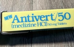 Pfizer Jumbo Clothespin Antivert/50 Meclizine HCI Advertisement Pharmaceutical