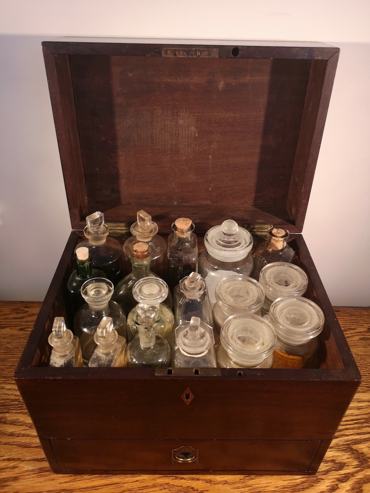 SUBSTANTIAL MAHOGANY EARLY VICTORIAN MAHOGANY APOTHECARY CHEST & CONTENTS c.1865