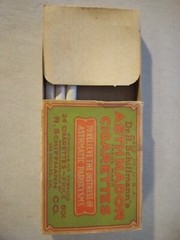 Vintage Dr R Schiffmann’s Asthmador Asthma BRONCHIAL AID Advertising Box