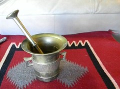 ANTIQUE LARGE SOLID BRASS 4″ TALL MORTAR & PESTLE PHARMACIST CHEMIST APOTHECARY