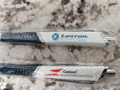 2 LIPITOR CADUET SQUARE PEARLY HEAVY METAL DRUG REP PENS RUBBER GRIPPER NEW
