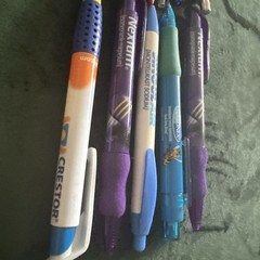 B38 Vintage pharmaceutical drug rep pens a lot of 11