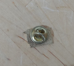 Vintage ‚On The Move‘ APhA Pharmacy San Francisco Pin Gold Tone Enamel