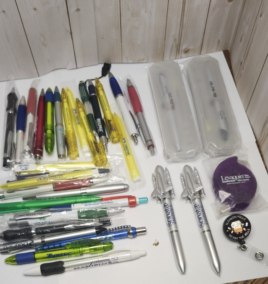 Lot of 30 Metal and Plastic Pharmaceutical Drug Rep Pens Medical Collectibles