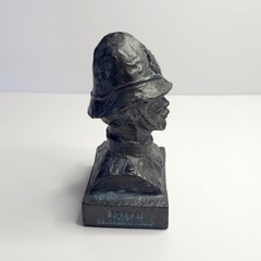VTG Resin Oxford Bobby Bust Bristol Laboratories Tegopen Promotional Statue