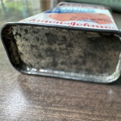 Band-Aid Brand Plastic Strips Johnson & Johnson Metal Tin Box 20 3/4 in.