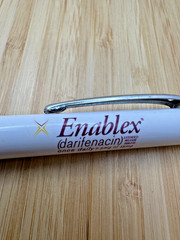 Enablex Darifenacin Pharma Promo Pen White Purple Yellow Tested & Working