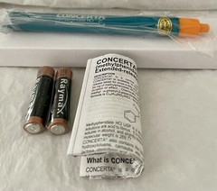 VTG CONCERTA PHARMA DRUG REP LOGO ADVERTISING DOCTOR’S EXAM LIGHT PENLIGHT NEW