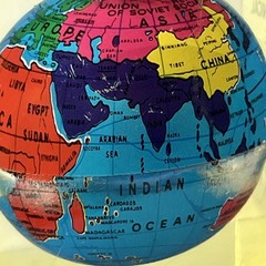 Vintage Zantac Glaxo Roche Pharmaceutical Acrylic Globe Paperweight 2” Square