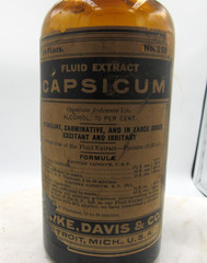 BW – 1920’s Parke, Davis & Co Detroit Mich Capsicum 7 3/8″ Amber Medicine bottle