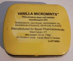 Vintage Avelox Yellow Advertiseing Hinged Tin Metal Mint Box 2.5″ x 2″ x .75″