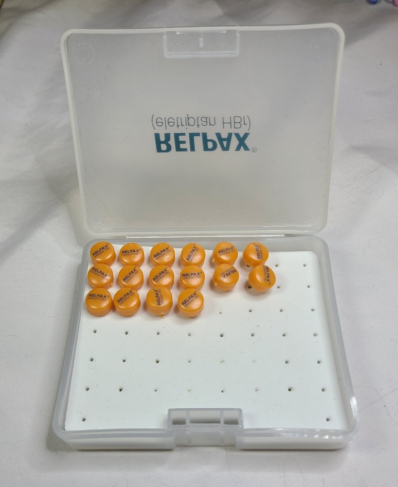 Relpax Pharmaceutical Promotional Tacks Push Pins Orange 2003 Pfizer