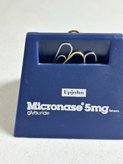 Promotional UPJOHN MICRONASE Paper Clip Holder Drug Rep Double Sided Pharmacy
