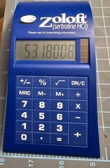 Pfizer „Zoloft“ Curved Desktop Calculator Drug Rep Promotional Item 2005 Era