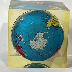 Vintage Zantac Glaxo Roche Pharmaceutical Acrylic Globe Paperweight 2” Square