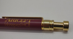 Aricept Donepezil HCL Pharmacutical Promotional Pen Red and Gold