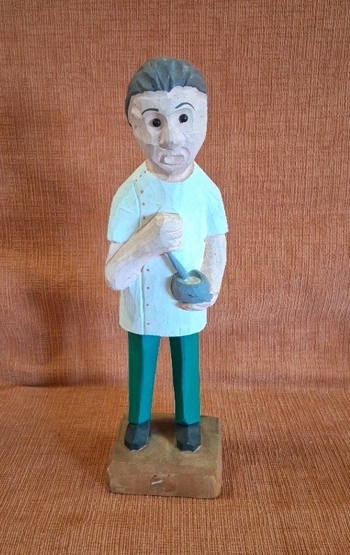 Pharmacist 12″ Wood Carved Statue With Mortar Pestle – RARE