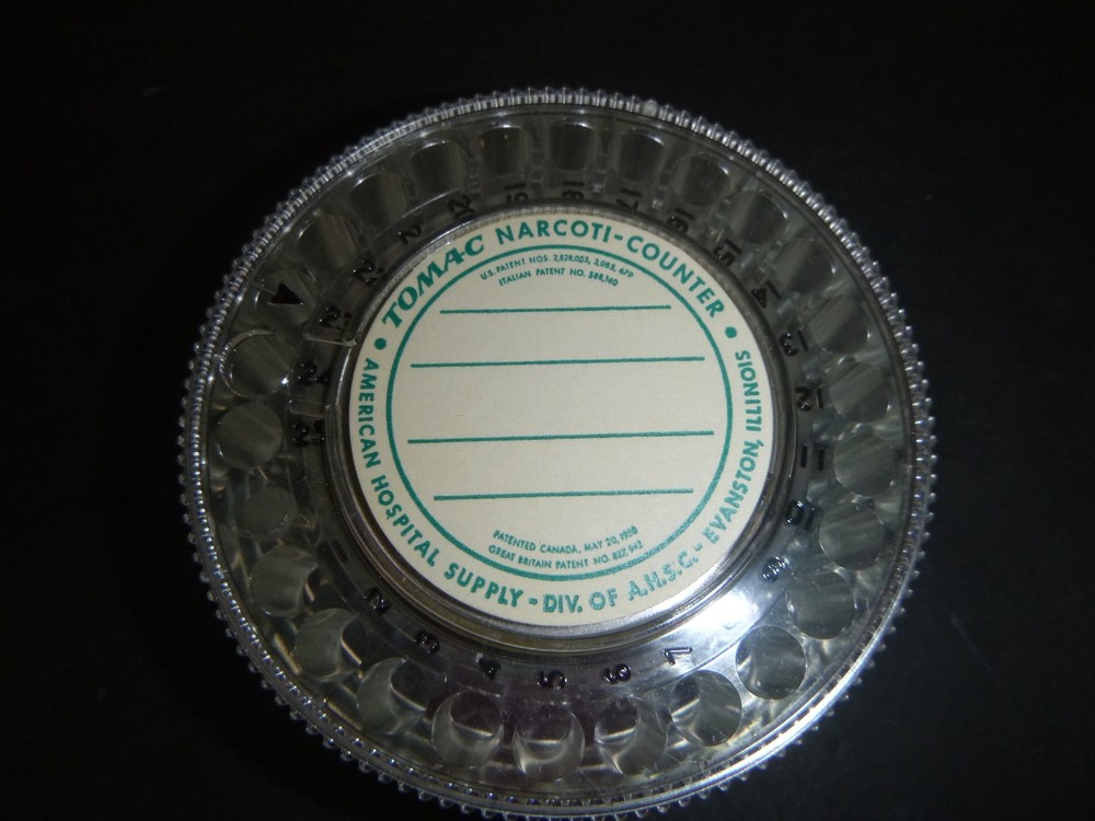 NOS Vtg 50’s Tomac Narcoti Counter American Hospital Supply Pill Tablet Counter