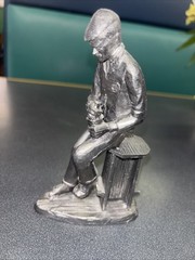 Vintage Handcrafter Pewter PHARMACIST Druggist Statue 6″ Male w Mortar Pestle