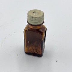 RARE Vintage Lilly Mercurous Iodide Yellow Glass Medicine Bottle Collectible