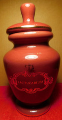 Jar~Apothecary Jar Eli Lilly „Lactucarium“ Pharmaceutical 4/303 Maroon Empty