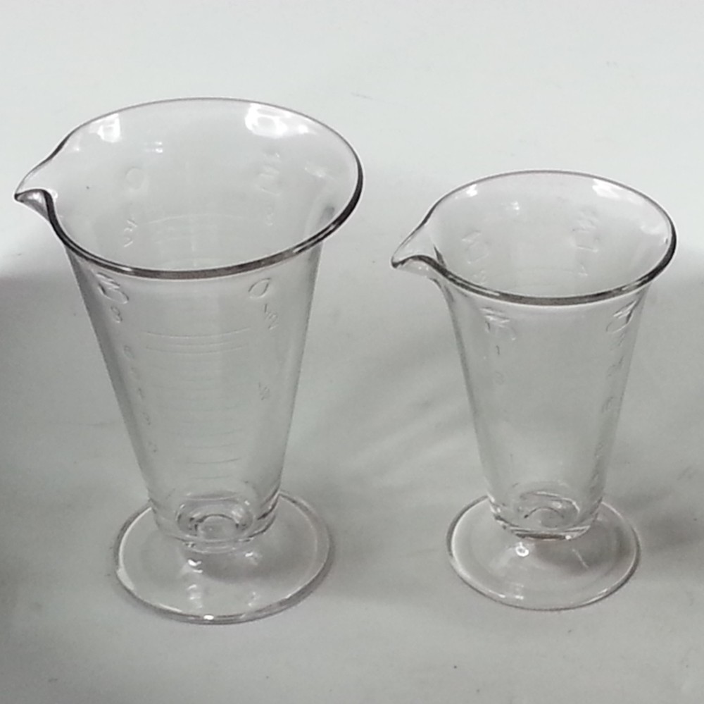 2 Piece Apothecary Clear Medical Measuring Beakers
