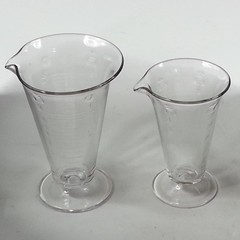 2 Piece Apothecary Clear Medical Measuring Beakers