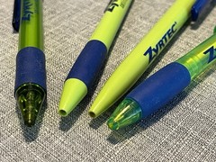DRUG REP lot of four DIFFERENT promo pens for the same product – Free Shipping!
