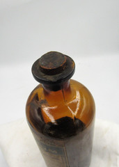BW – 1920’s Parke, Davis & Co Detroit Mich Capsicum 7 3/8″ Amber Medicine bottle