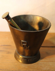 Antique Vtg Mortar and Pestle Brass Pharmacy Rx Wm Proctor 4 3/8″ T x 4 3/4″ D